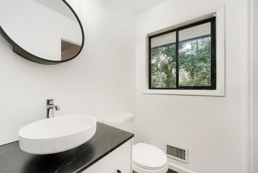 2636 Whiteleigh Court NE - Web Quality - 027 - 24 Bathroom-1