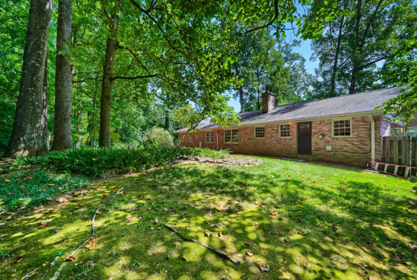 2737 Overlook Dr NE - Web Quality - 028 - 27 Exterior Rear