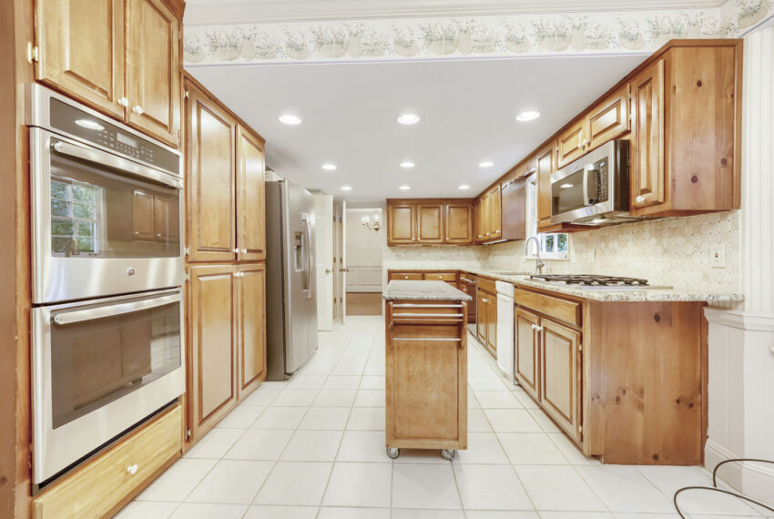 4099 Northlake Creek Cove - Web Quality - 010 - 10 Kitchen