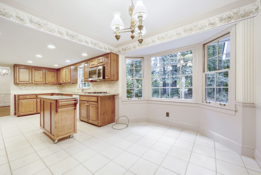 4099 Northlake Creek Cove - Web Quality - 013 - 13 Breakfast Area