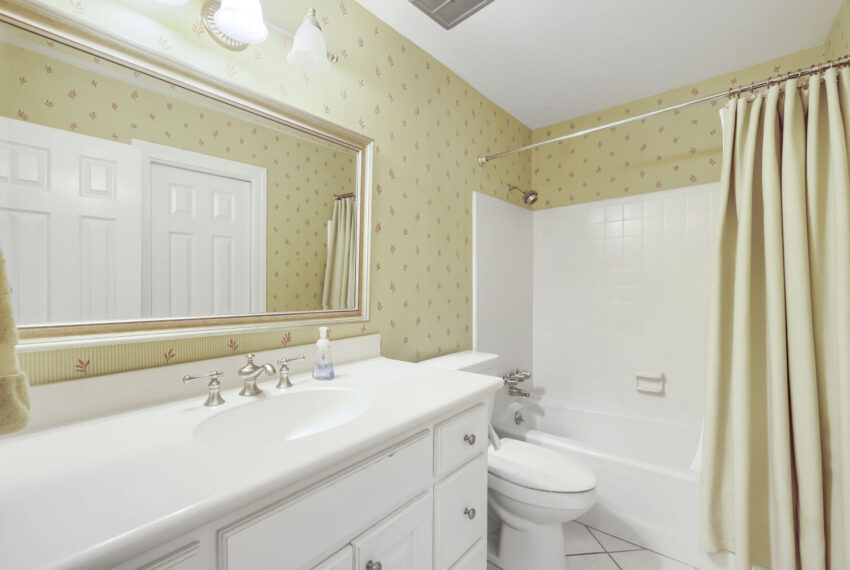 4099 Northlake Creek Cove - Web Quality - 030 - 30 Bathroom