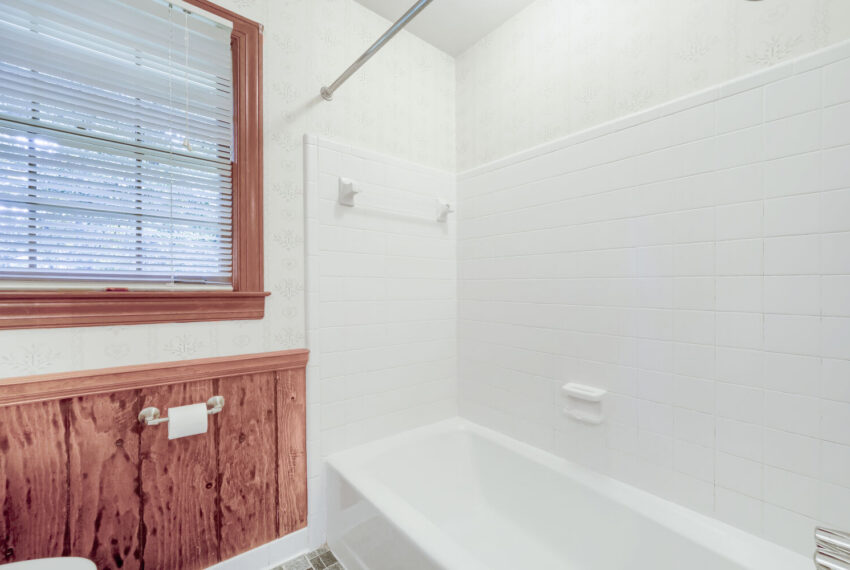 4099 Northlake Creek Cove - Web Quality - 032 - 32 Bathroom